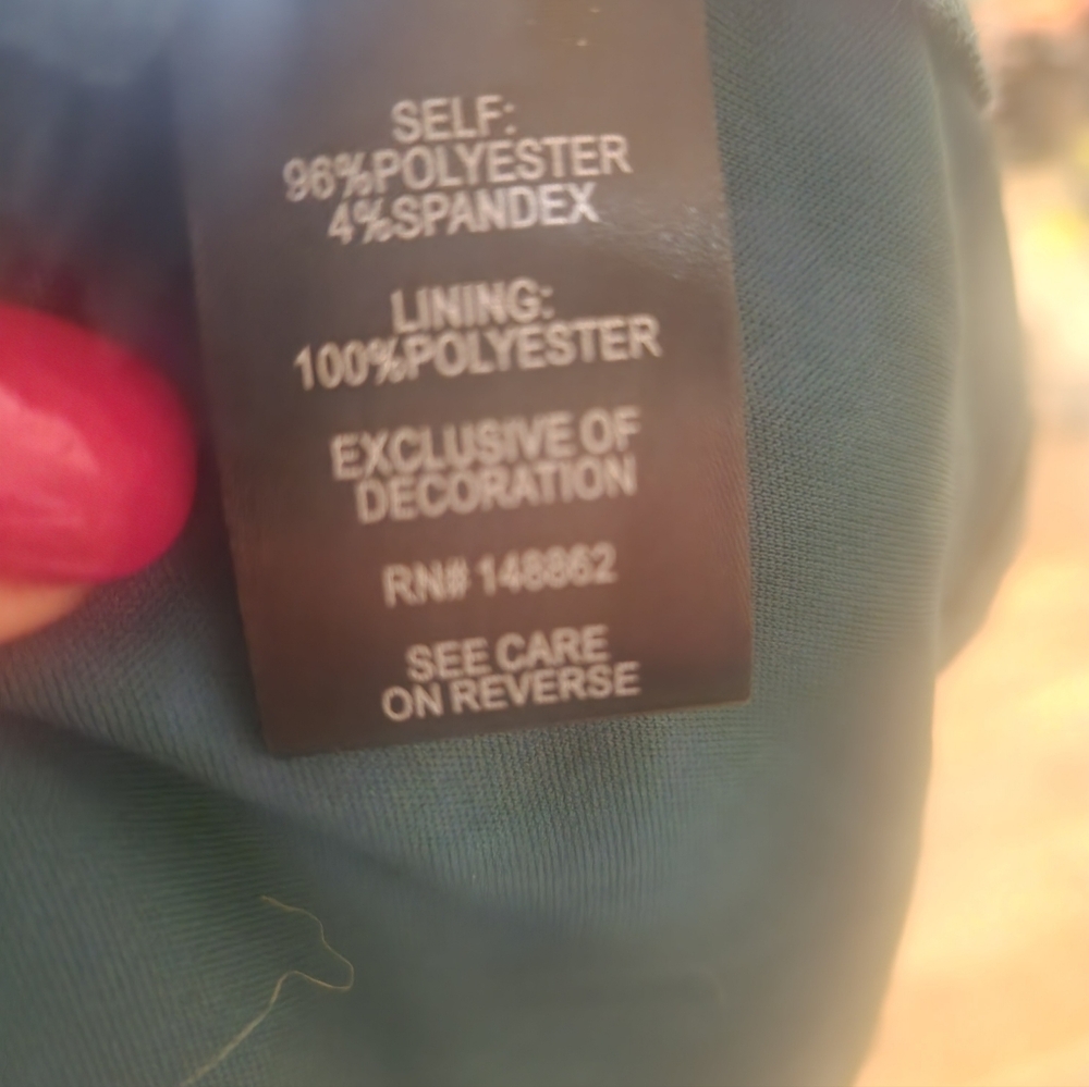 Sold...Green Sequin Women's Torrid Top Size 4 - Picture 10 of 10